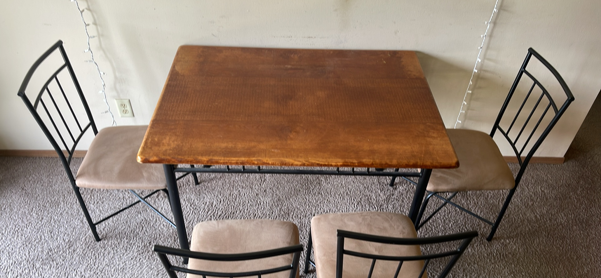 Selling Dinning table and 4 chairs for $60